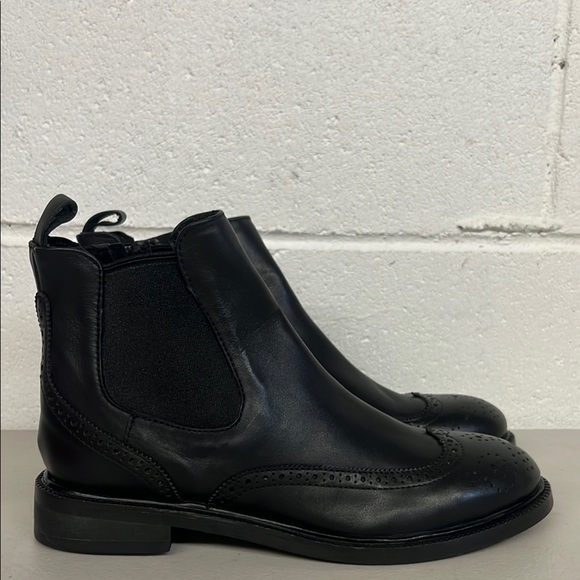 Jeffrey Campbell sz7.5 black booties Edmone Chelsea western ankle - Picture 1 of 6
